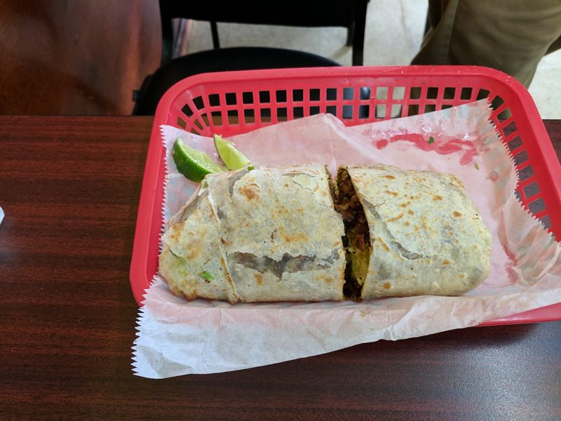 Los Arcos Market food
